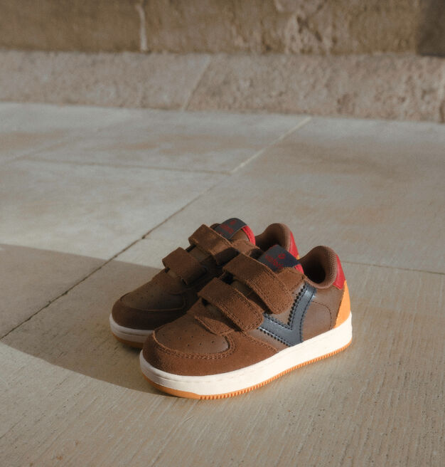 Ténis Casuais com Velcro