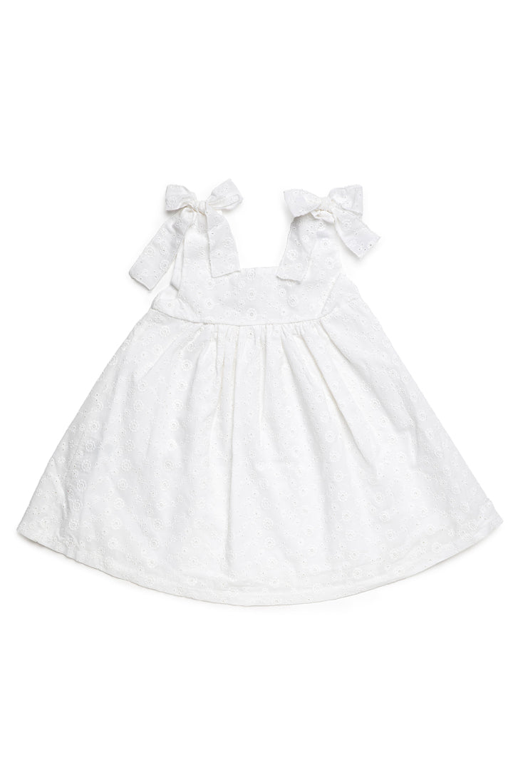 VESTIDO COM CINTURA CORTADA, RENDA E 2 TIGELAS