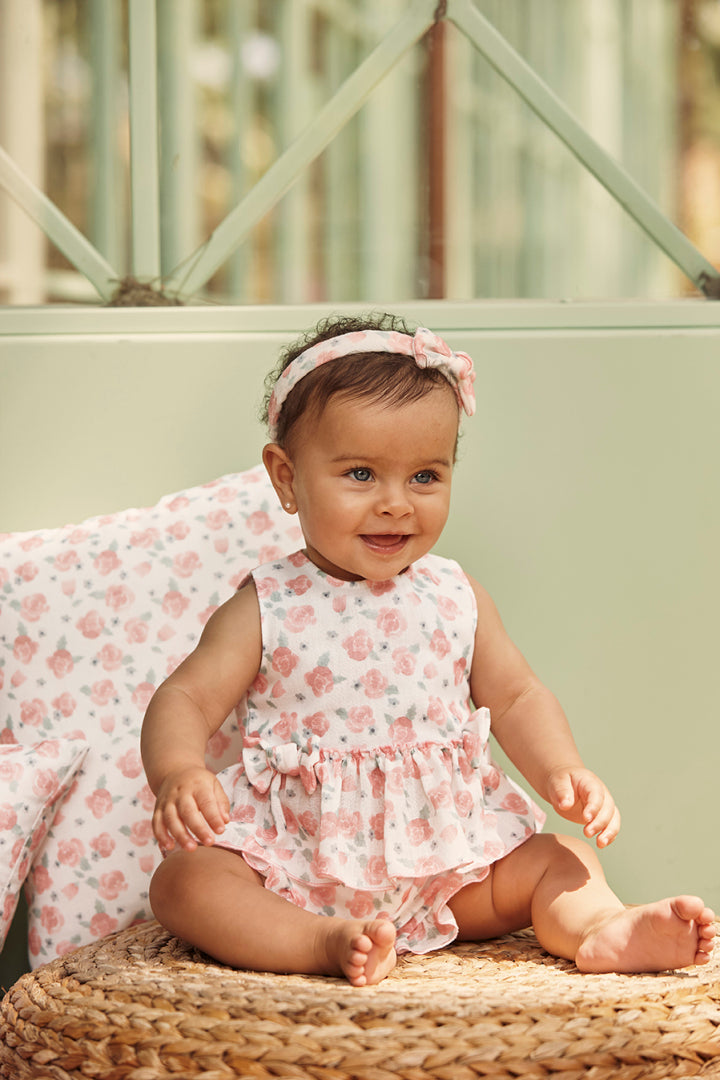 Conjunto de camisa sem mangas floral com folhos