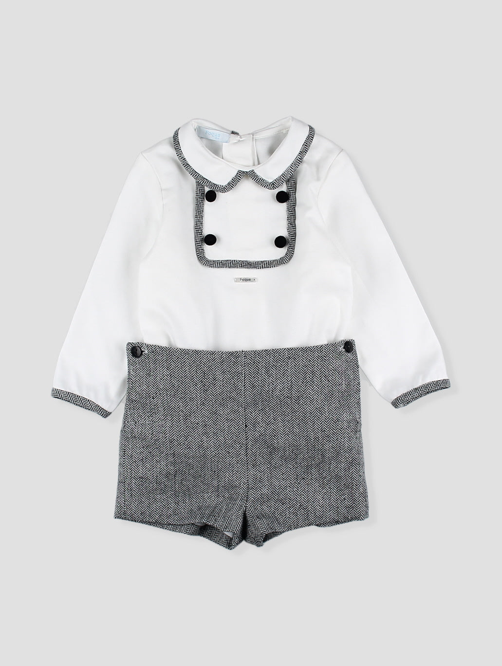Conjunto de Camisa e Calções com Peitilho