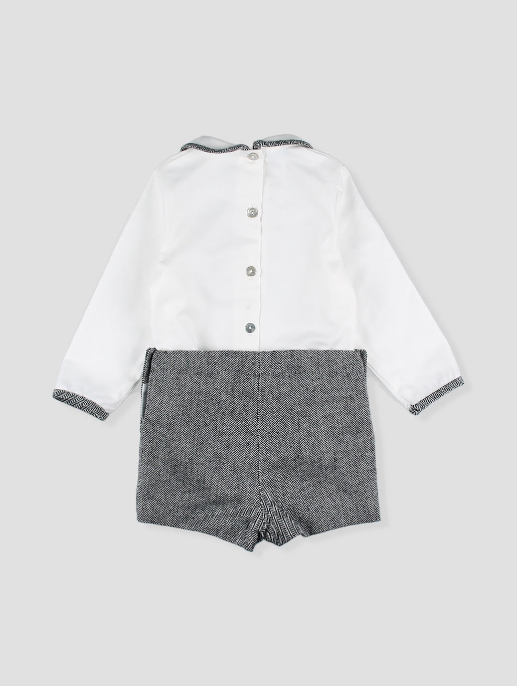 Conjunto de Camisa e Calções com Peitilho