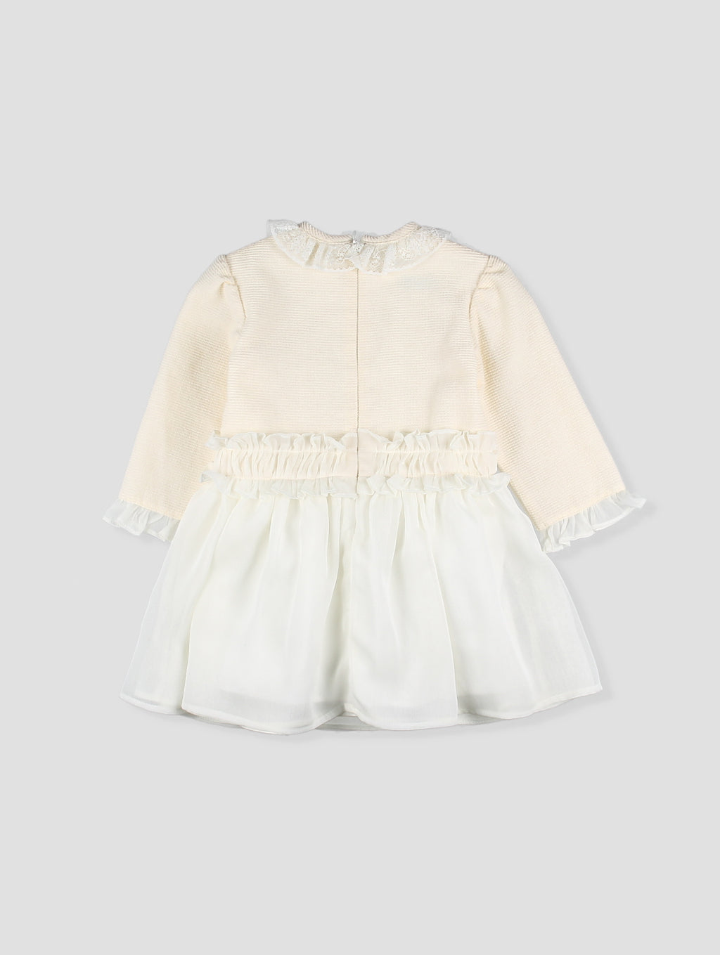 Vestido em Tom Cru com Laço e Folhos