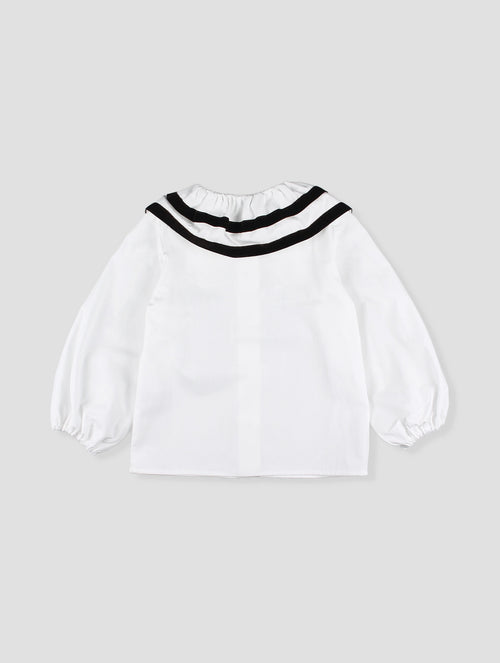 Blusa Branca com Gola de Folho em Contraste