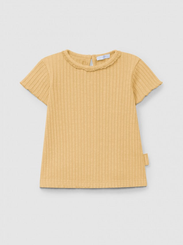 T-shirt em malha canelada com detalhe de renda