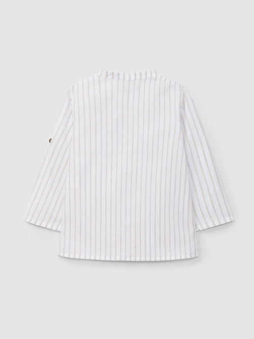 Camisa com gola mandarim e riscas em relevo