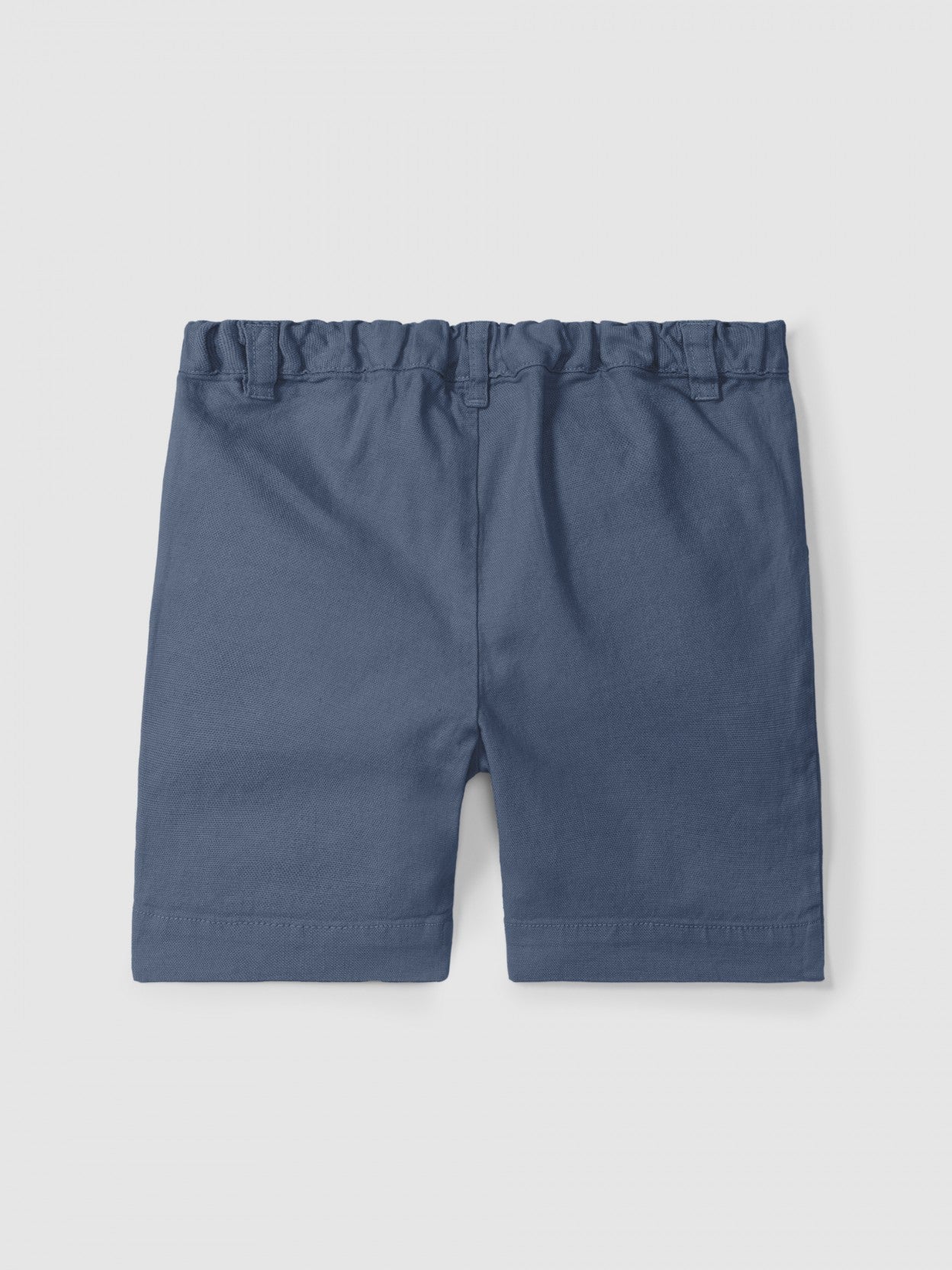 Calções lisos com dois bolsos
